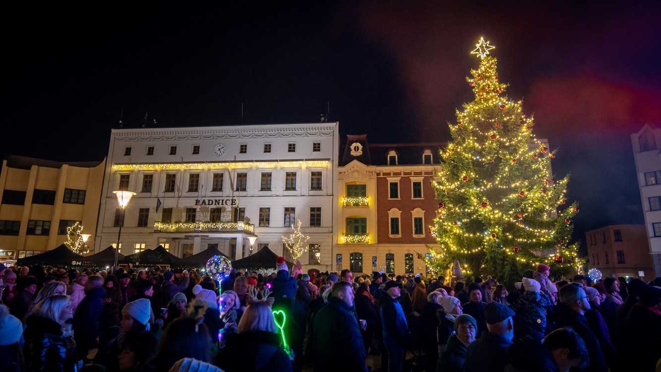 I. Adventní neděle spolu s rozsvícením vánočního stromu 